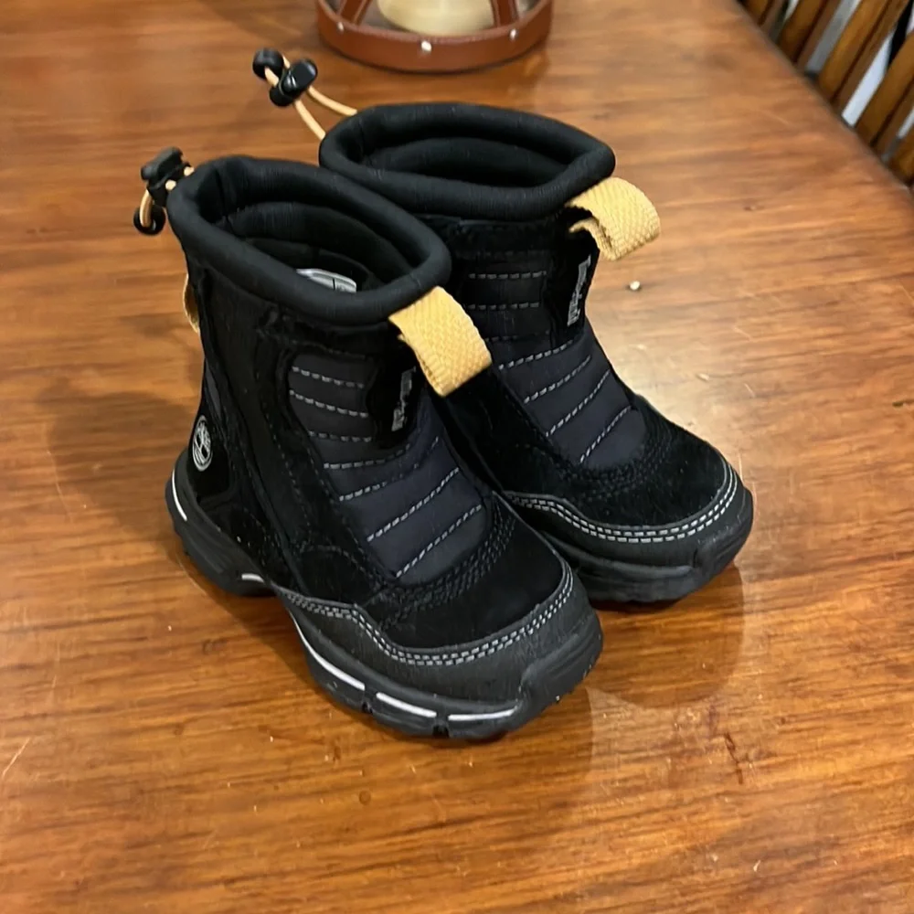 Timberland Slush Buster Winter boots new black Toddlers Boys Girls Size 5